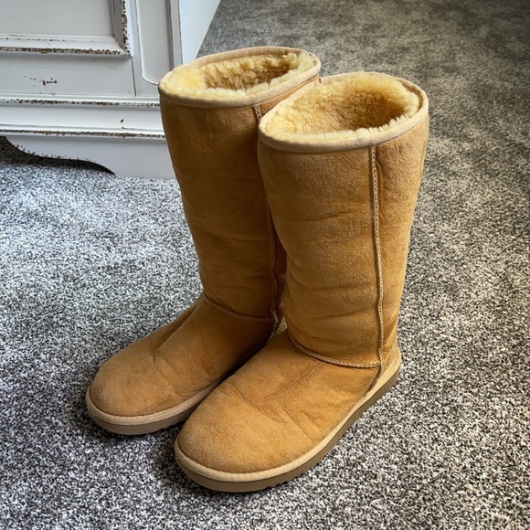 Tall Uggs - Picture 5 of 10